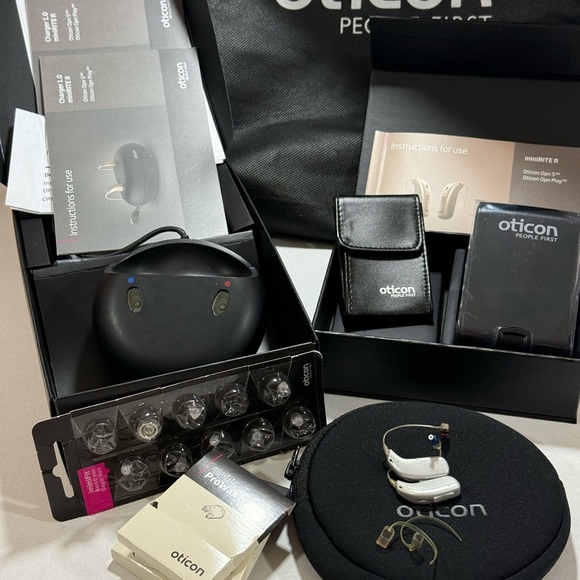 Oticon miniRITE Opn S 1 Hearing Aids w Charger Bundle - Picture 1 of 11